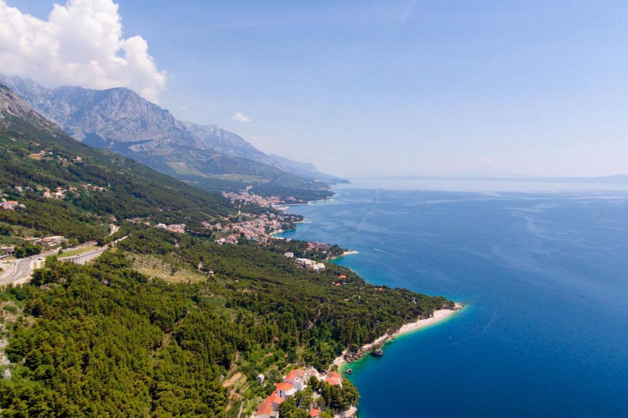 Apartments With A Parking Space Brela, Makarska - 789 ภายนอก รูปภาพ